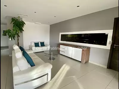 Maison, 210 m²