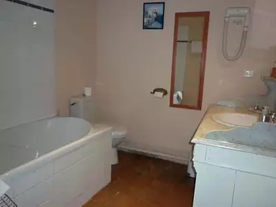 Maison, 1 700 m²