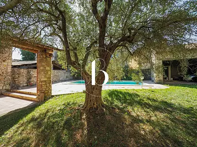 Maison, 260 m²
