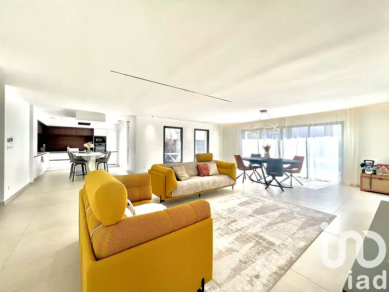 Maison, 176 m²
