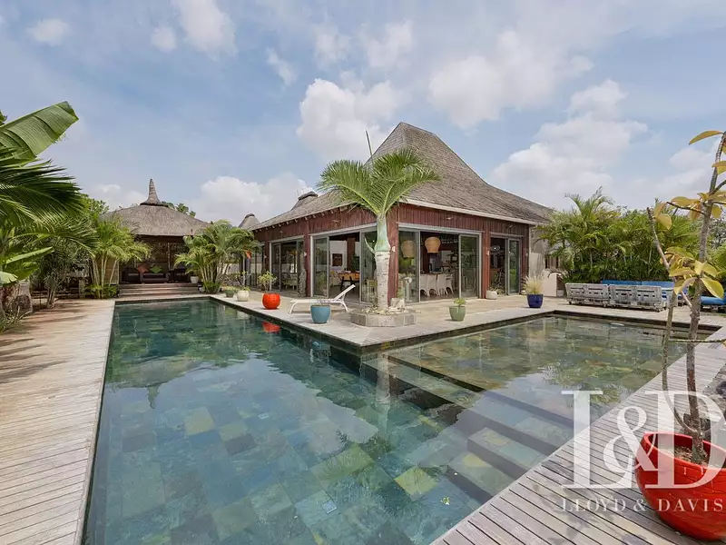 Maison, 250 m²