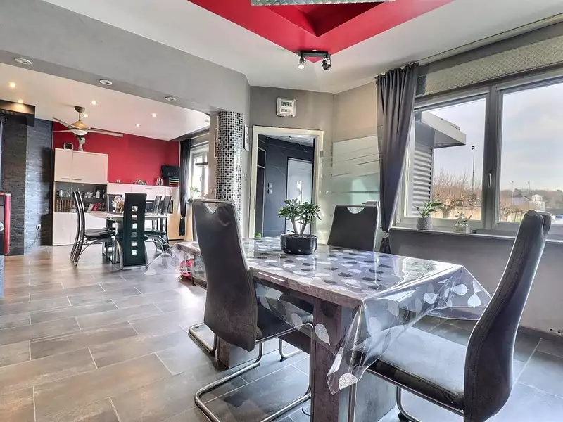 Maison, 242 m²