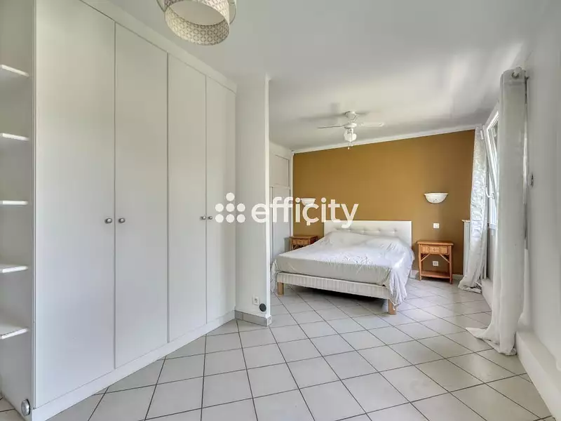 Maison, 165 m²