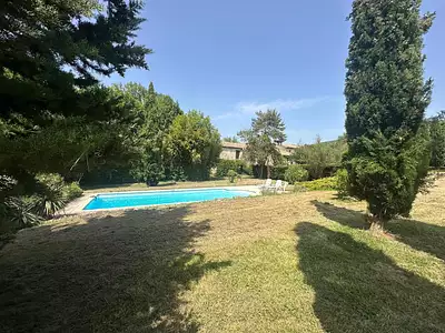Maison, 225 m²