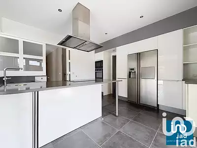 Maison, 180 m²