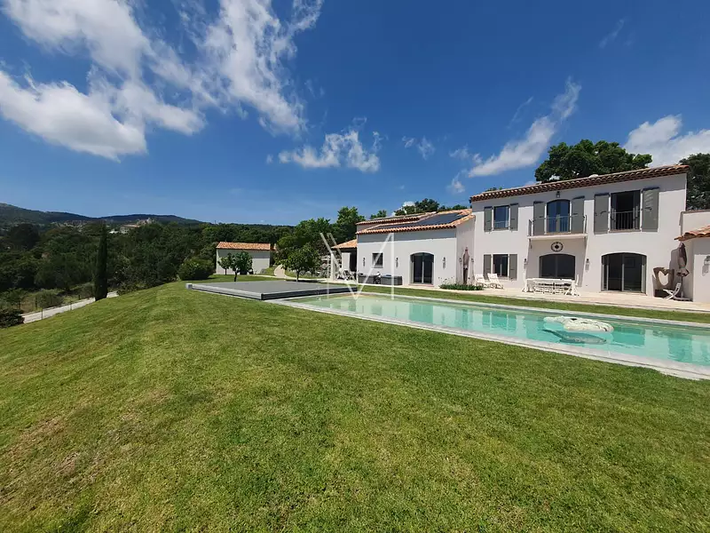 Maison, 260 m²