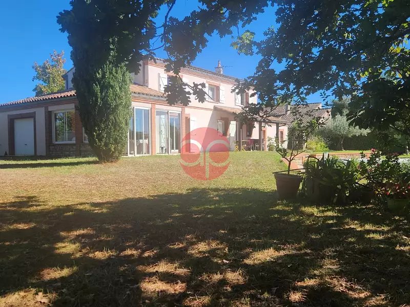 Maison, 166 m²