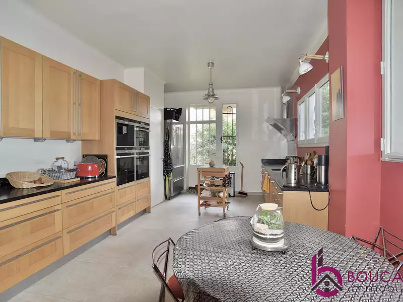 Maison, 248 m²