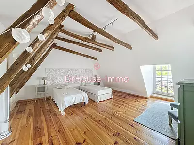 Maison, 240 m²