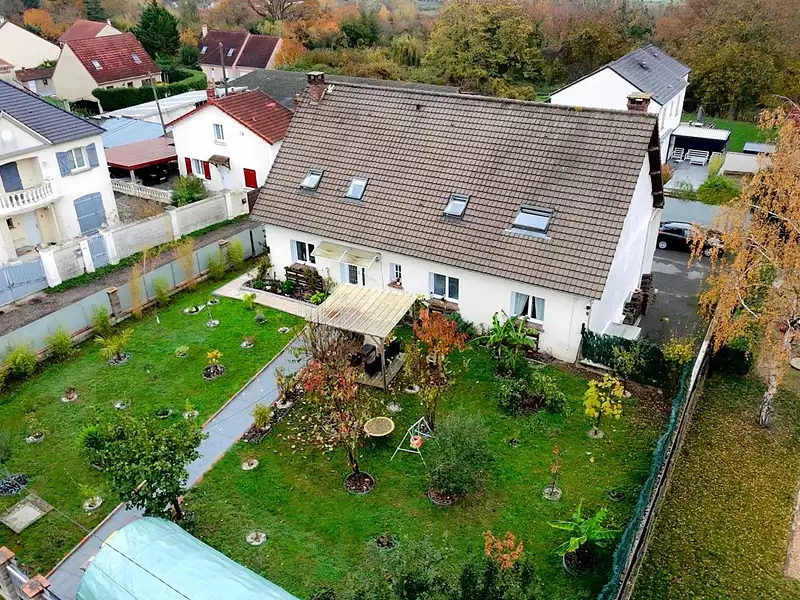 Maison, 235 m²