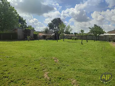 Terrain, 880 m²