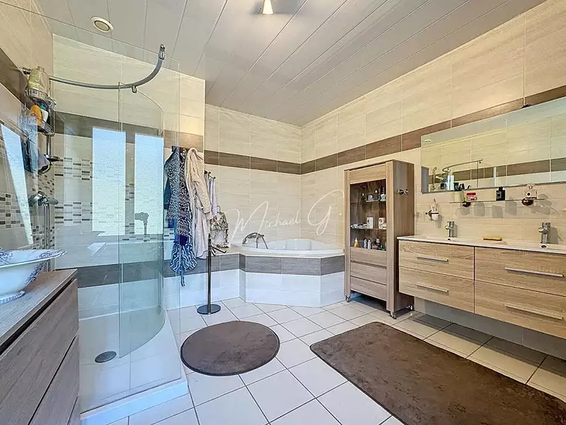 Maison, 282 m²