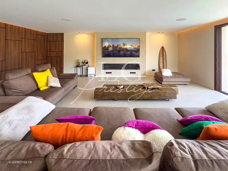 Maison, 318 m²