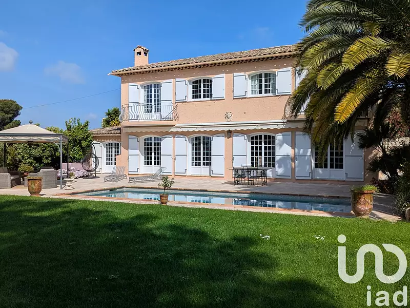 Maison, 197 m²