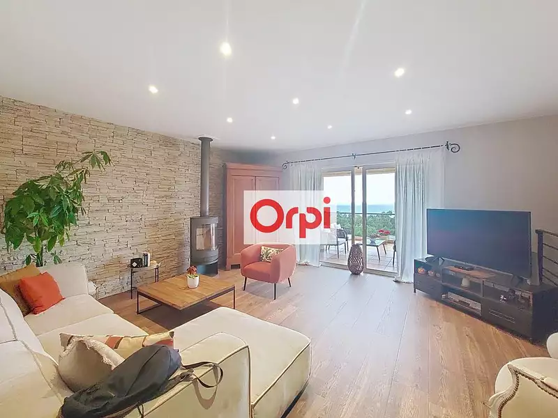 Maison, 235 m²