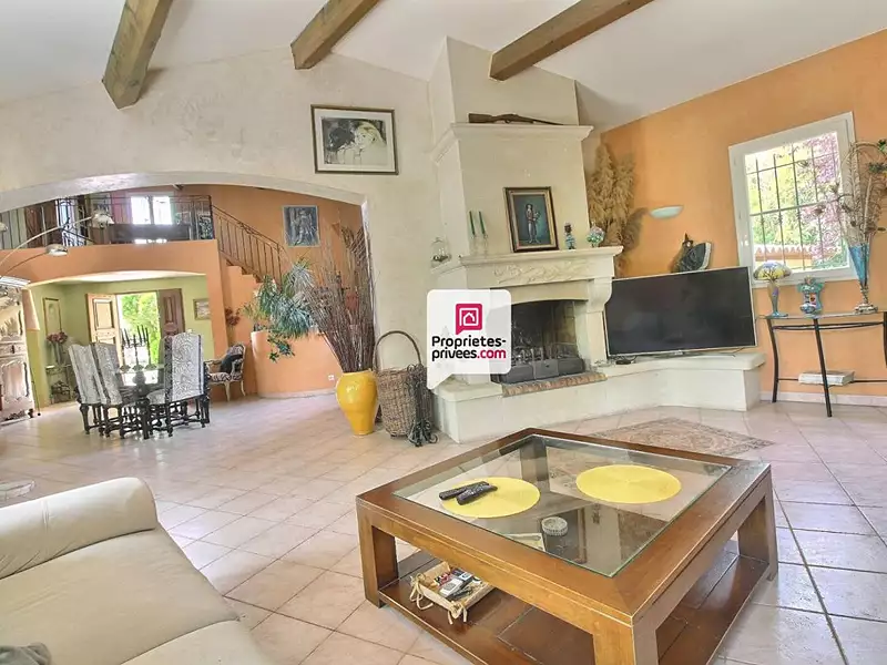 Maison, 230 m²