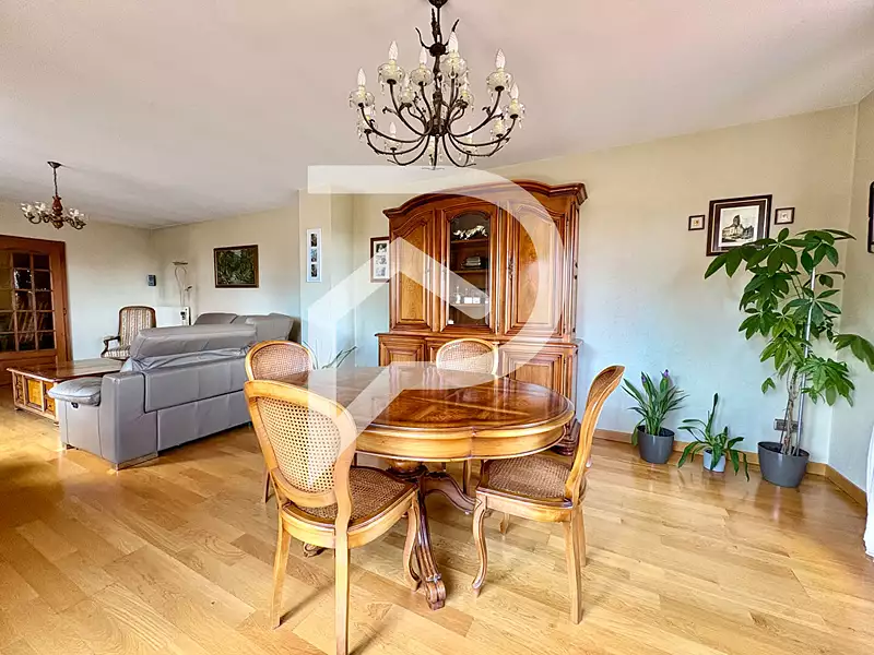 Maison, 256 m²