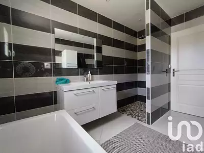 Maison, 162 m²