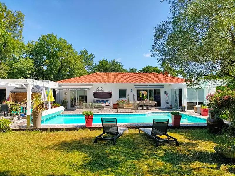Maison, 208 m²