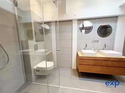Maison, 711 m²
