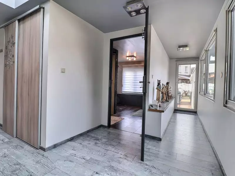 Maison, 242 m²