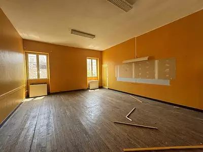 Maison, 1 023 m²