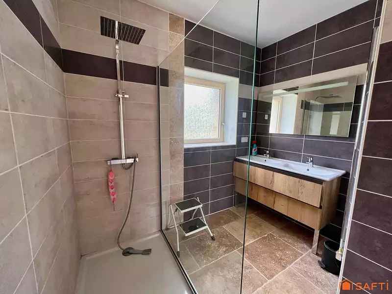 Maison, 230 m²
