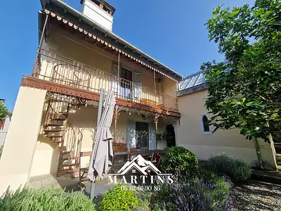 Maison, 261 m²