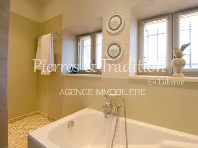 Maison, 301 m²