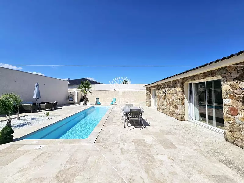 Maison, 240 m²