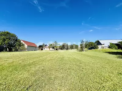 Terrain, 823 m²