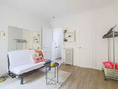 193 000 € 11 029 €/m² Appartement • 17,5 m² • 1 pièce • 1 chambre Paris 18ème (75018)
