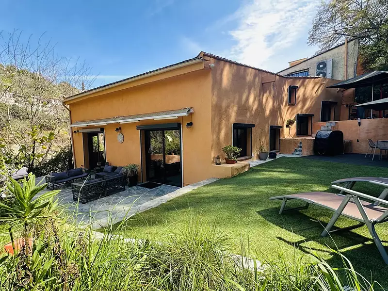 Maison, 285 m²