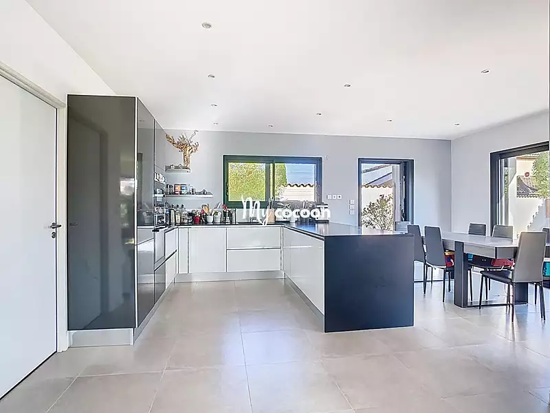 Maison, 180 m²