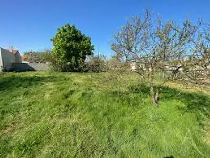 Terrain à bâtir, 660 m²