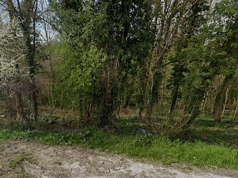 Terrain, 1 676 m²
