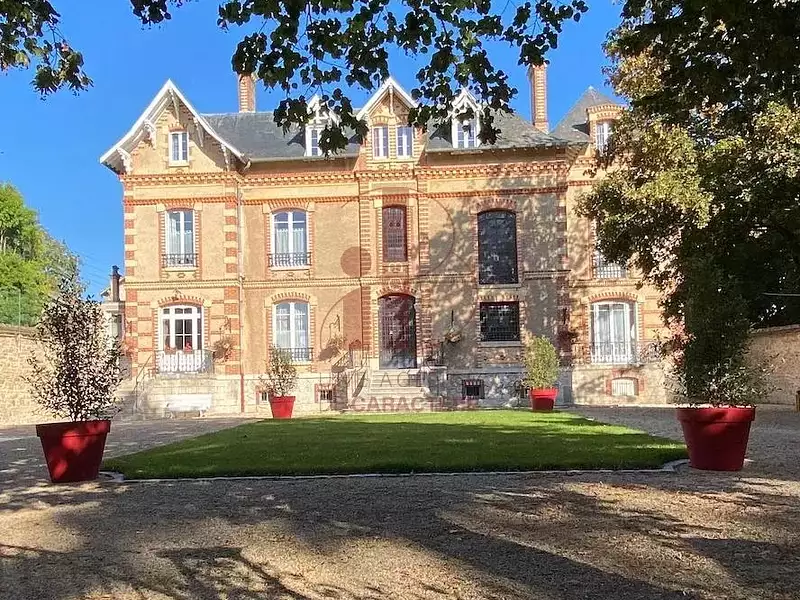 Maison, 783 m²