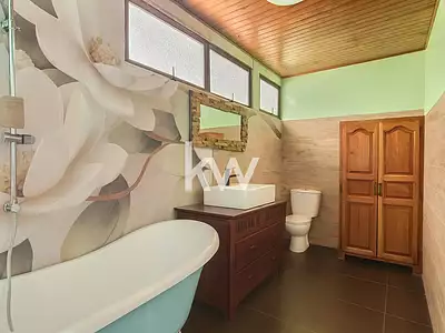 Maison, 280 m²