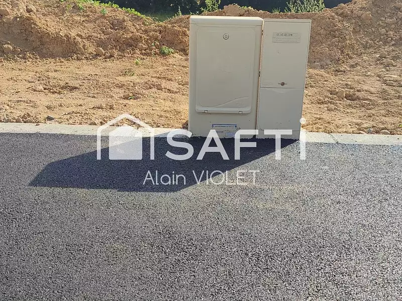 Terrain, 725 m²