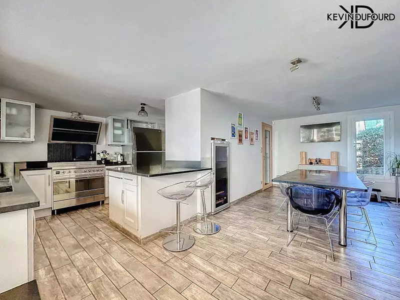Maison, 285 m²