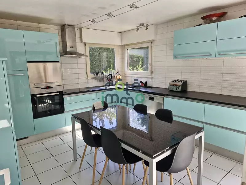 Maison, 245,26 m²