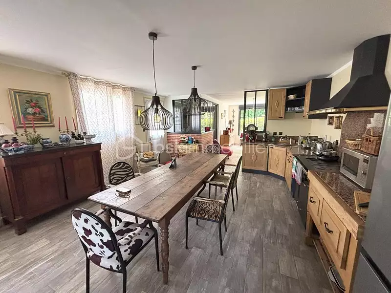 Maison, 200 m²
