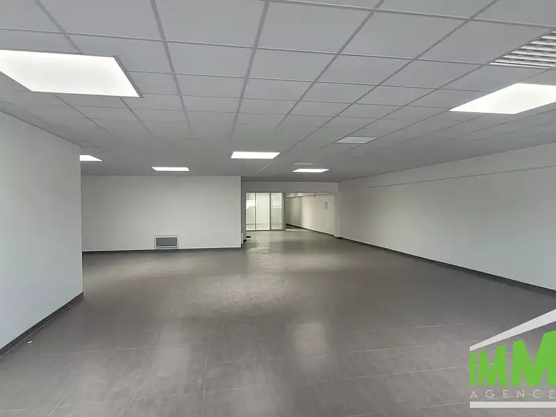 Divers, 325 m²