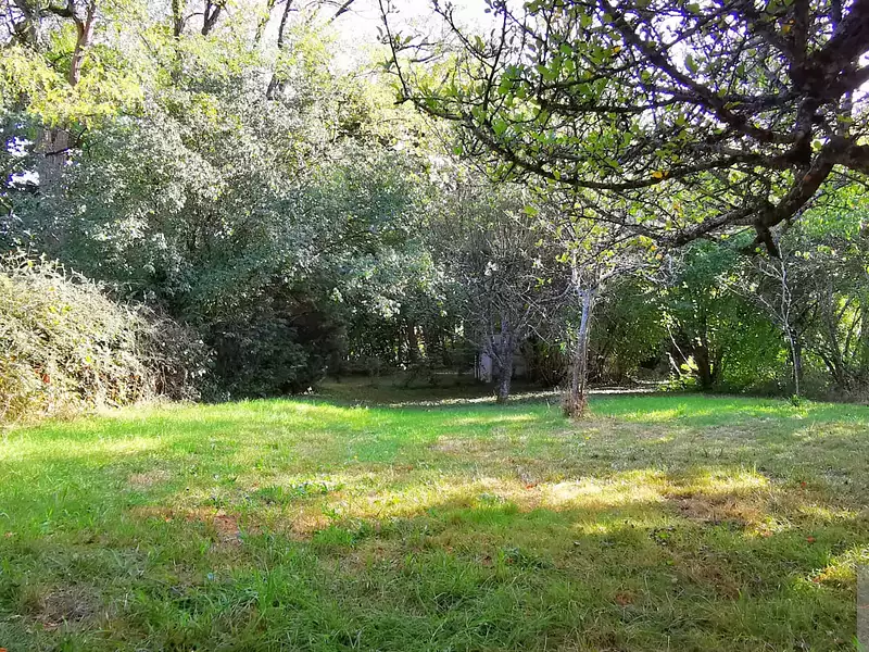 Terrain, 890 m²
