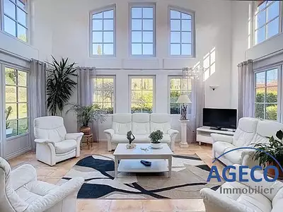 Maison, 243 m²