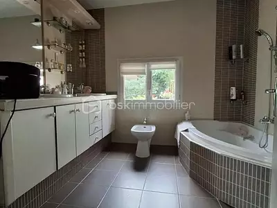 Maison, 163 m²
