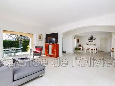 Maison, 240 m²