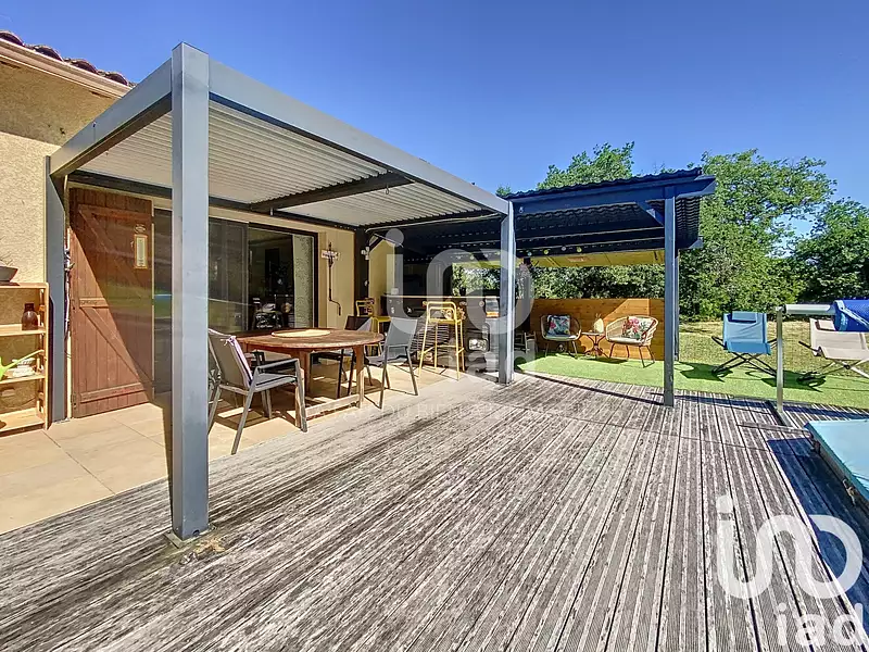 Maison, 242 m²