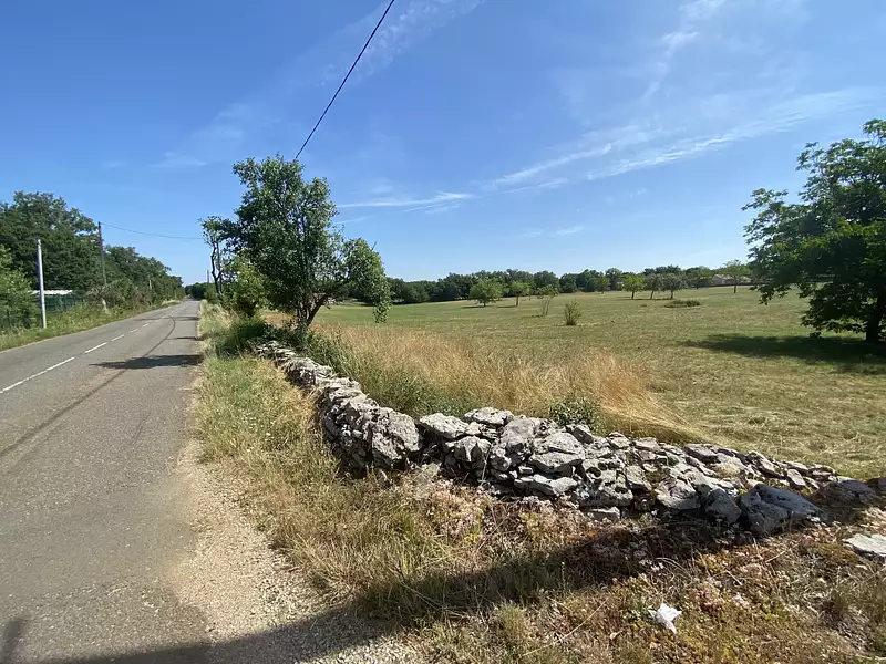 Terrain, 2 588 m²