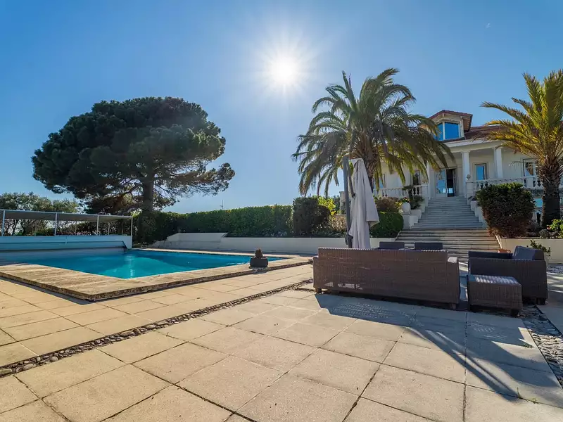 Maison, 338 m²